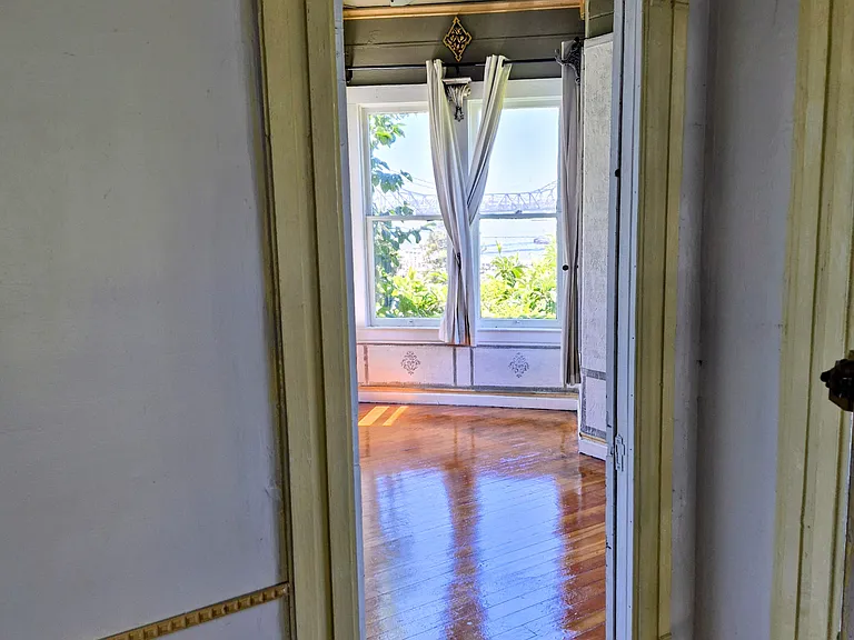 725 Alhambra St — Photo 16