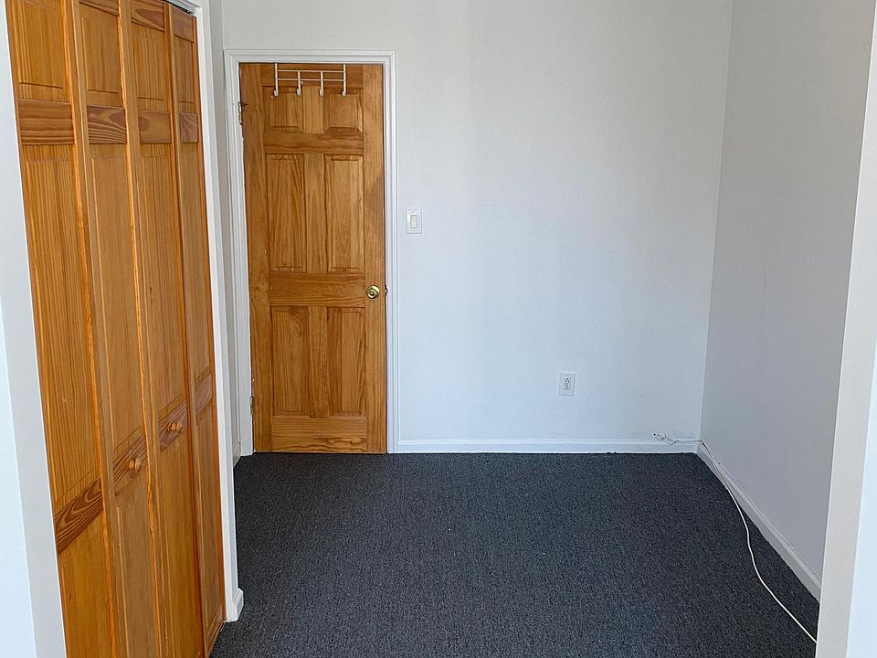 2nd image of 1643 Hancock St #4