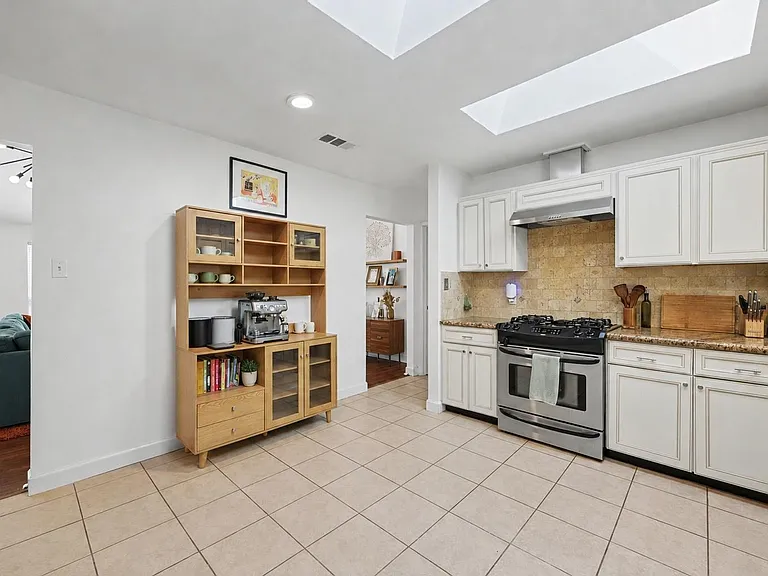 69 Wind Whisper Ct — Photo 11