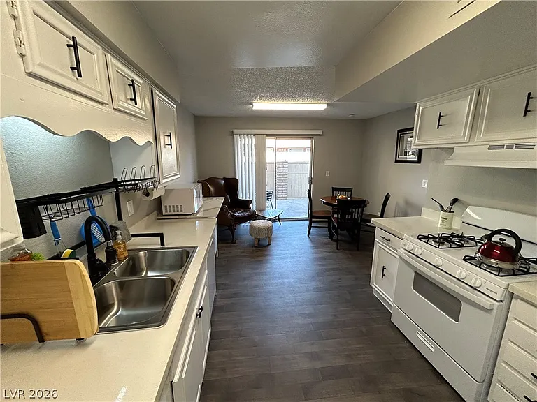 4458 Del Oro Dr — Photo 18