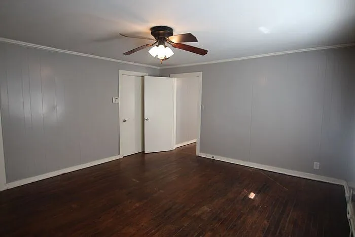 518 W Charnwood St #A — Photo 7