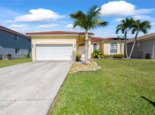 595 SE 30th Dr, Homestead, FL 33033
