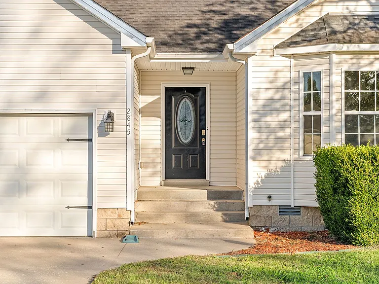 2845 Teakwood Dr — Photo 4