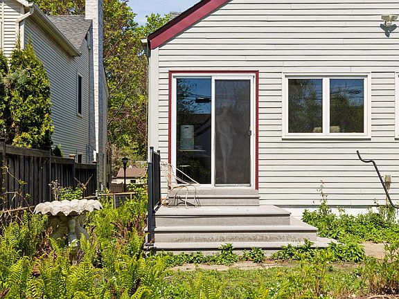 5th image of 2080 Hartford Ave
