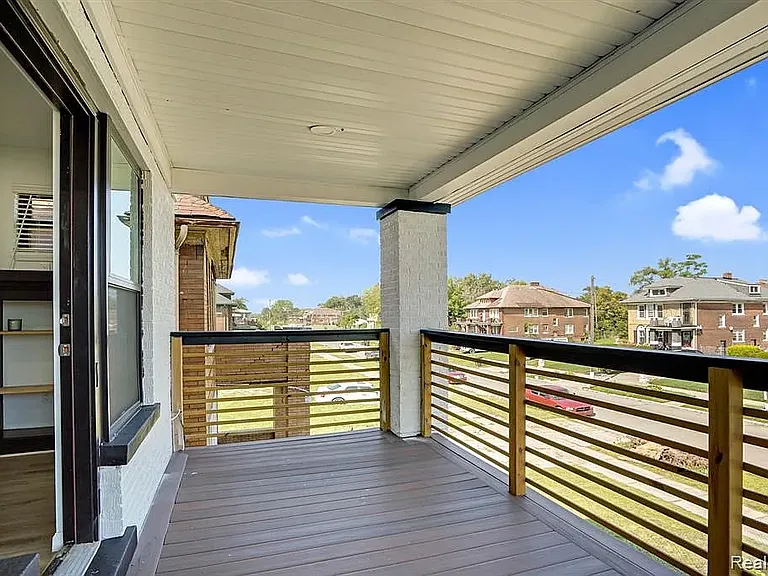 2639 Monterey St — Photo 3