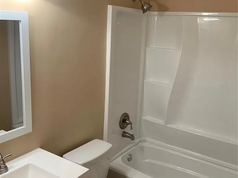 409 Omar Ct — Photo 6