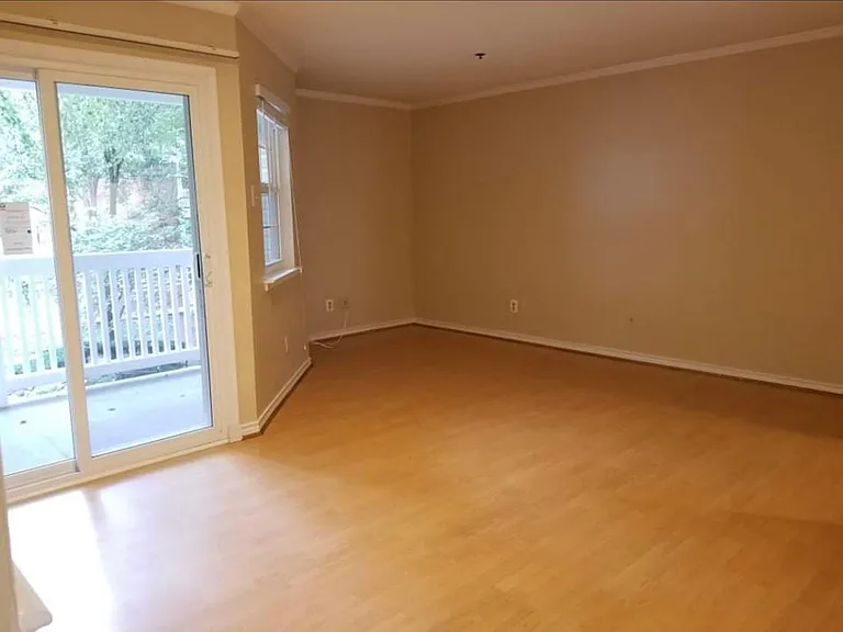 1504 Lincoln Way #212 — Photo 9