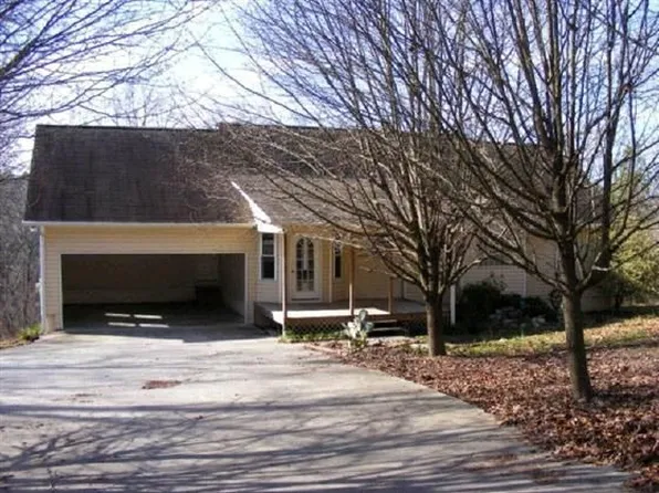 825 Manis Rd NE, Dalton, GA 30721