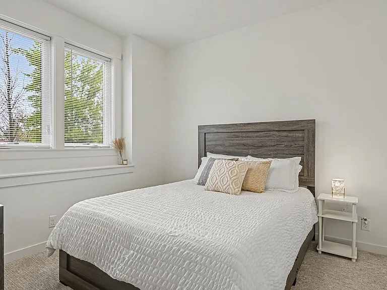 3548 W Anderson St — Photo 2