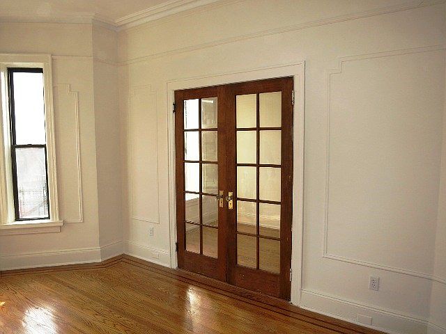 2nd image of 300 7th Ave APT 03