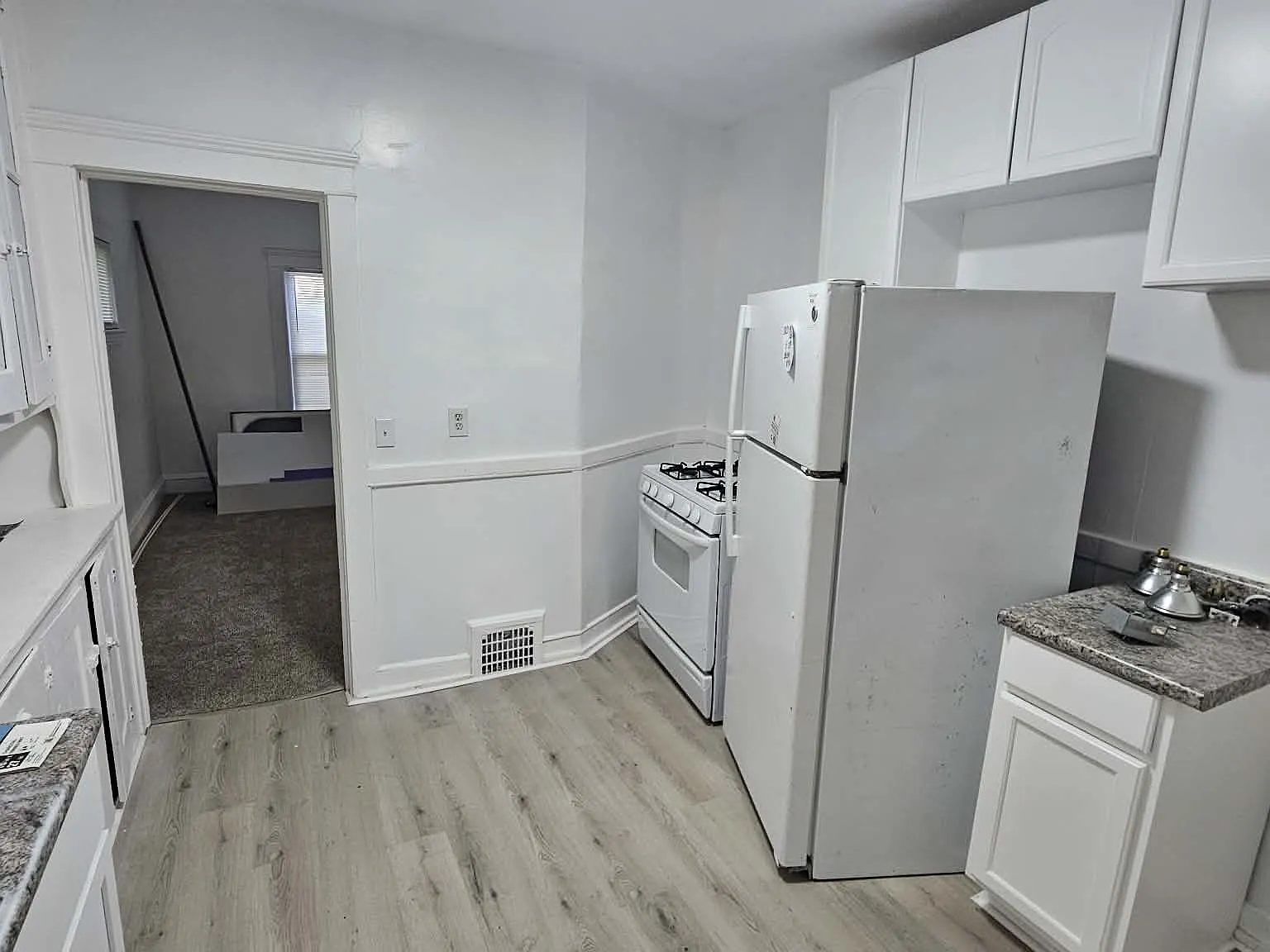 3 bed, 1100 sqft, $1,200 — Photo 4