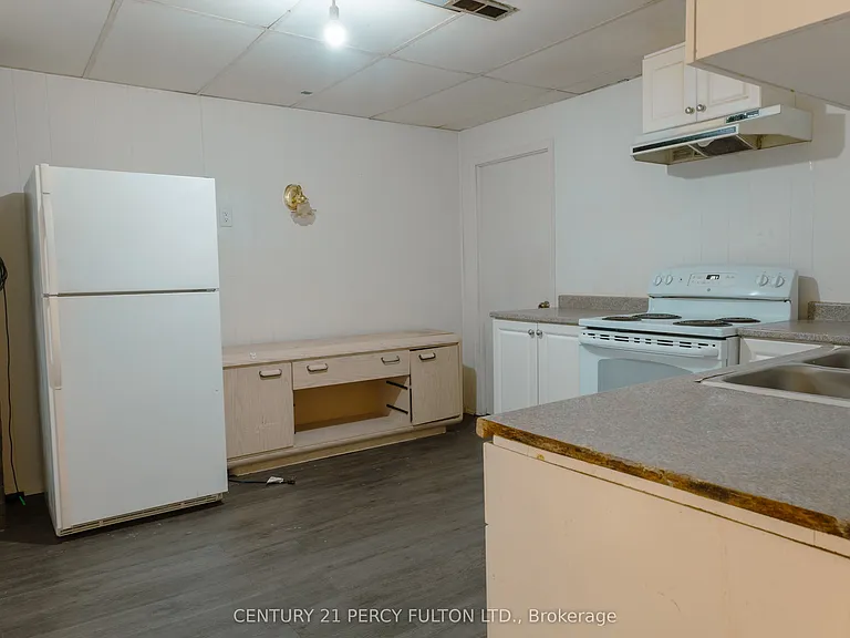 190 Morningside Ave #BASEMENT — Photo 8