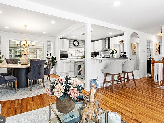 5th image of 825 Densmore Rd