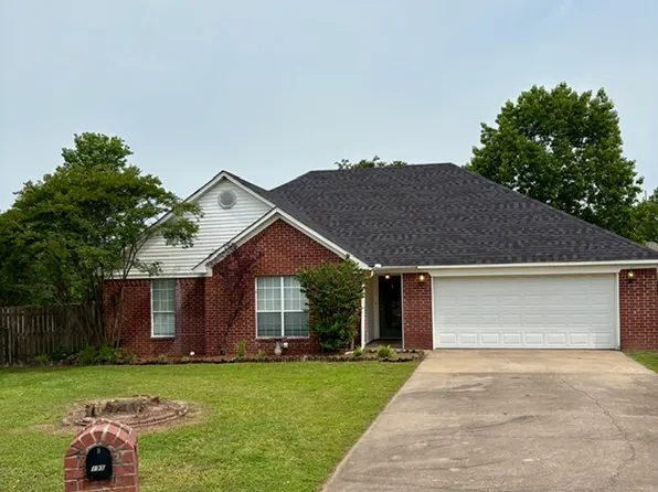 195 Peach St, Conway, AR 72034