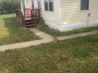 17573 State Route D, Savannah, MO 64505