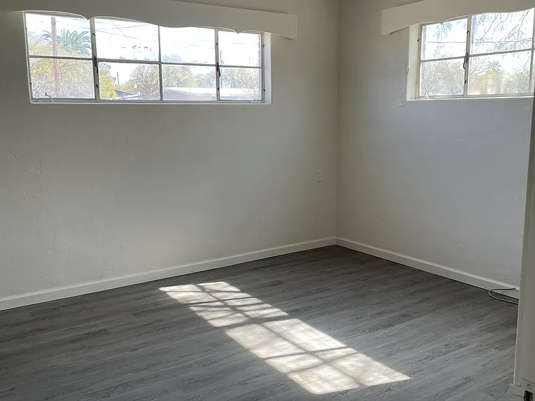 2113 N Treat Ave — Photo 13