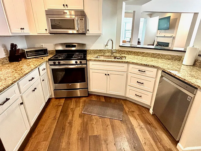 5936 McPherson Ave #2F — Photo 7