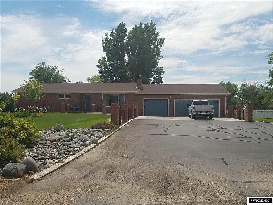 1st image of 102 Country Dr