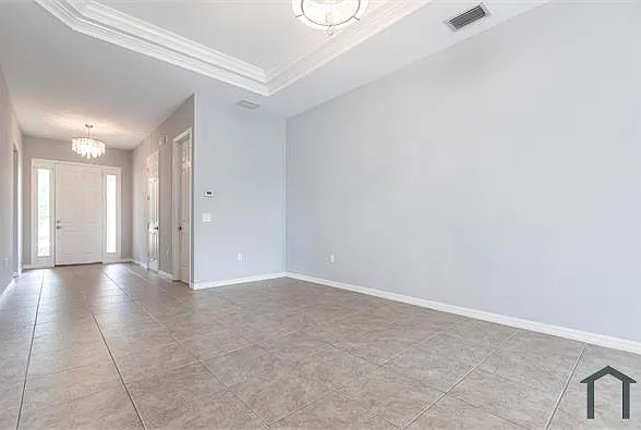 4 bed, 2073 sqft, $4,200 — Photo 4