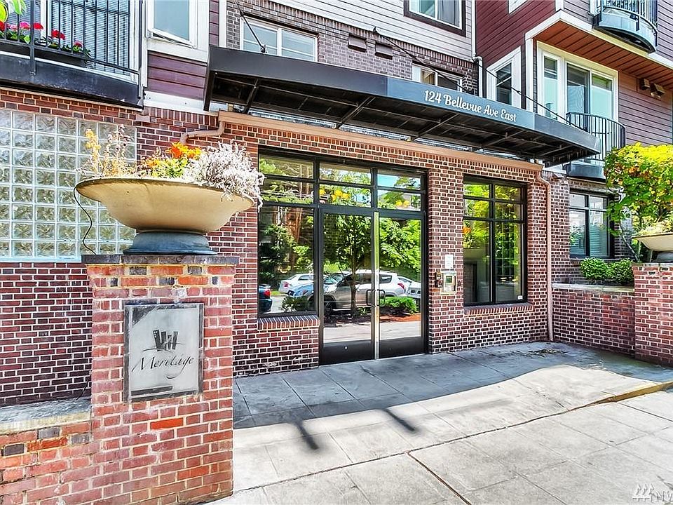 Entrance of The Meritage in Capital Hill.