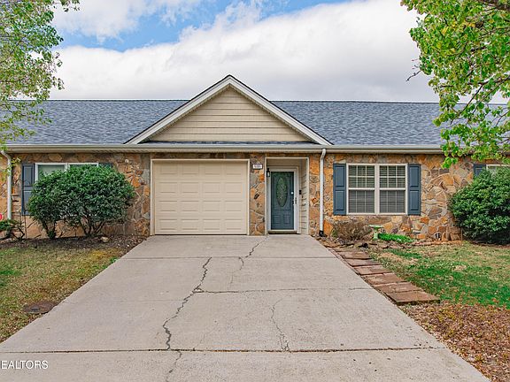 2nd image of 5285 Avery Woods Ln