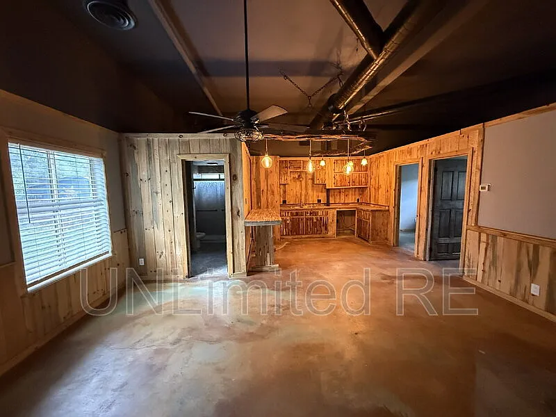 2 bed, 2.5 bath, 2000 sqft, $2,500 — Photo 2