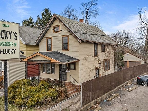 3rd image of 1066 Kensington Ave