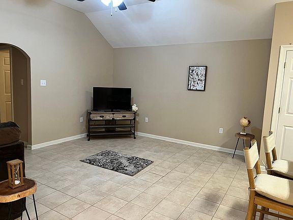 2nd image of 932 Sedona Pines Dr