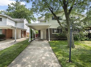 9403 Ironwood Ln, Des Plaines, IL 60016