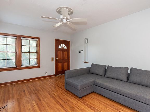 4th image of 5041 Parker Ave