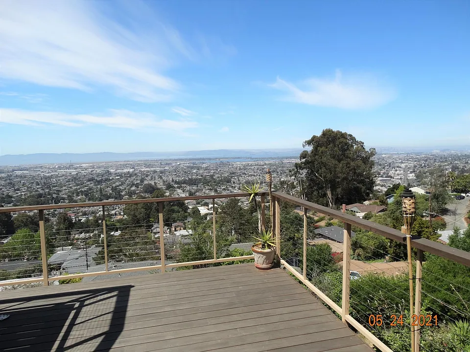Crest Ave
