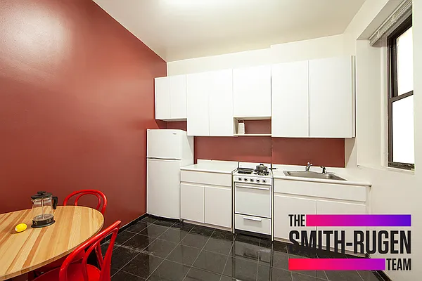 Rented by R New York | media 10