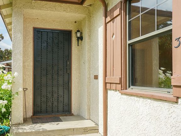 3rd image of 337 W Elmwood Ave