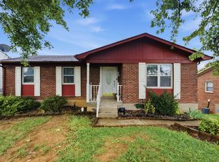 9906 Chapel Hill Rd, Louisville, KY 40229