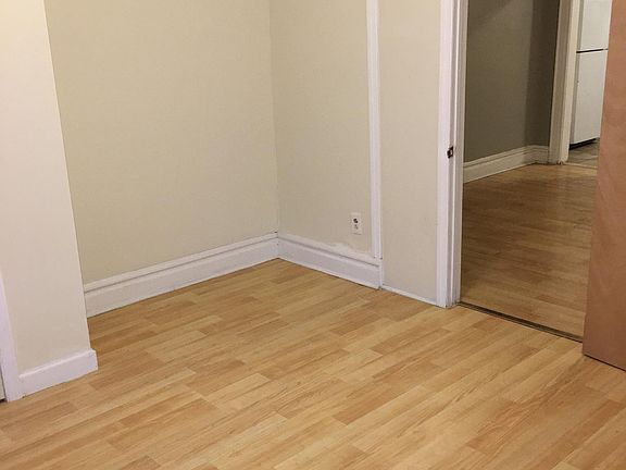 3rd image of 110 Schley St APT 2