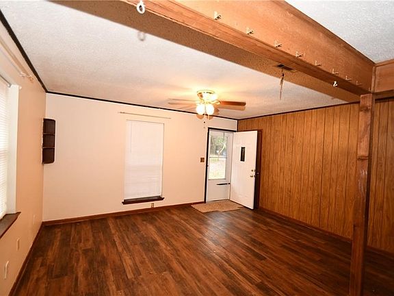 4th image of 9265 Woodvale Dr