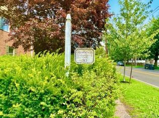 30 Maple Tree Ave #I, Stamford, CT 06906