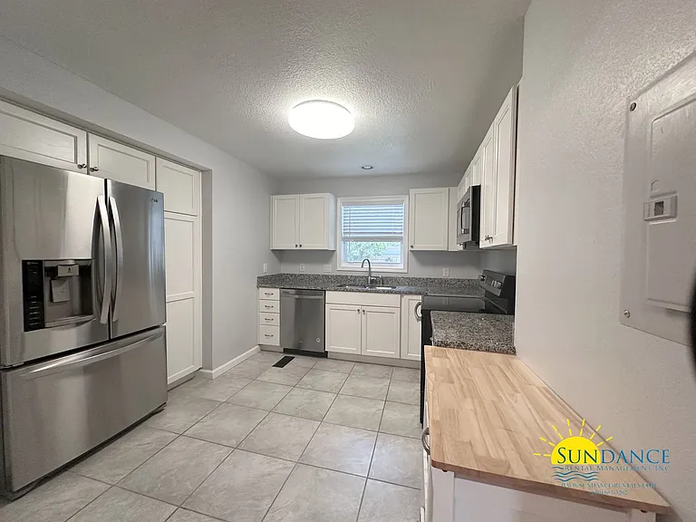 166 Rainbow Dr NW — Photo 4