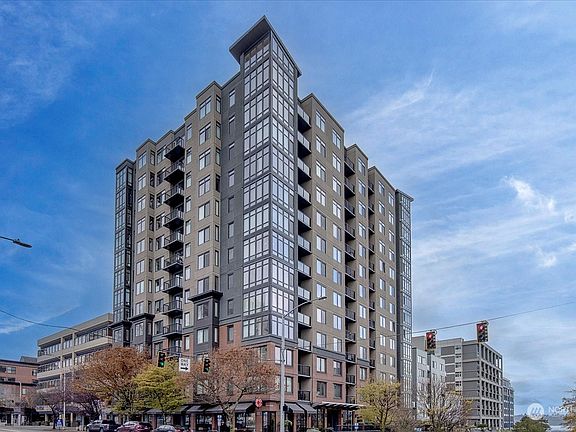 2nd image of 2721 1st Avenue #902