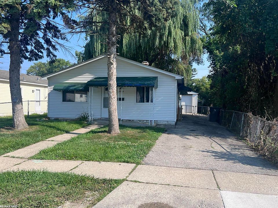 1st image of 20725 Woodward St