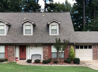 44 Danube Dr, Maumelle, AR 72113
