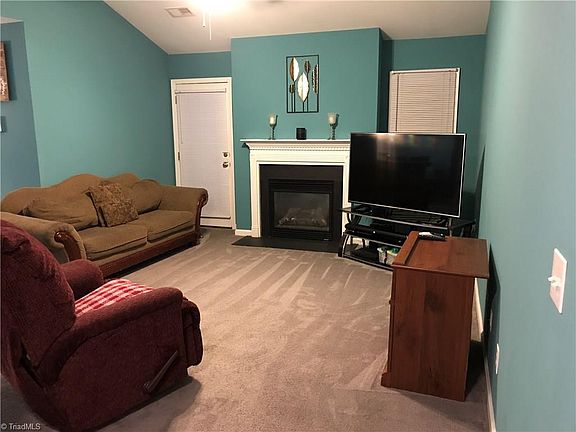 3rd image of 3925 Bluestem Dr