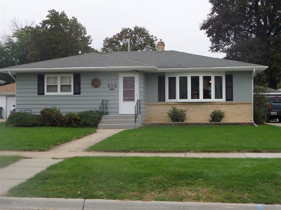 1st image of 614 N Palm St