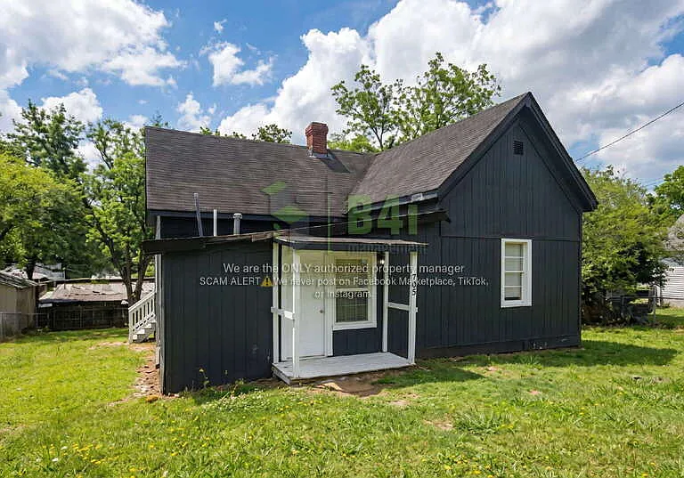 705 Barnesville St — Photo 1