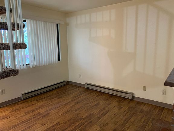 4th image of 4501 Boardwalk Dr E #H74
