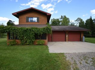 40506 575th Ave, Warroad, MN 56763