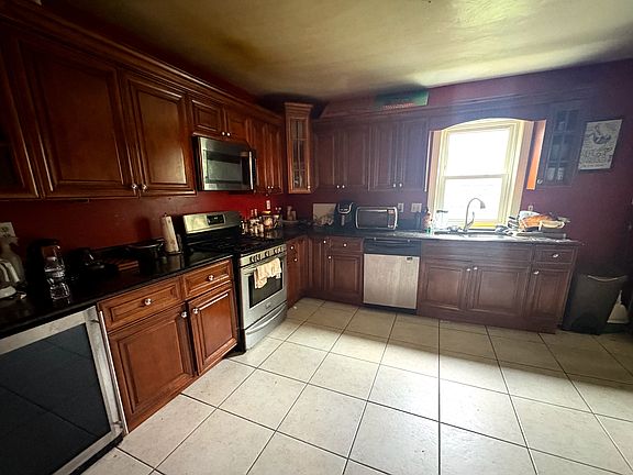 5th image of 418 35th St