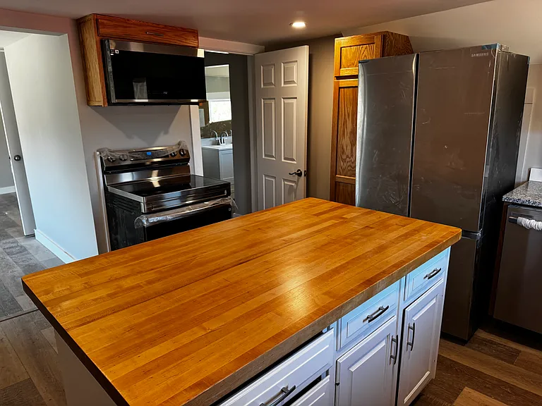 16 E Main St #B — Photo 15