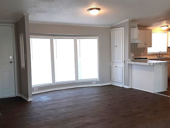 3rd image of 43450 Goldfinch Cir