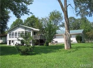 925 Cleveland Rd, Houston, MO 65483